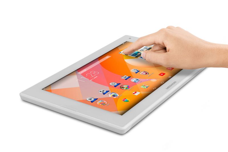 ... oder in ein weißes Metallgehäuse gekleidet. Das Display stellt 1.920 x 1.200 Bildpunkte dar. (Bild: Medion)