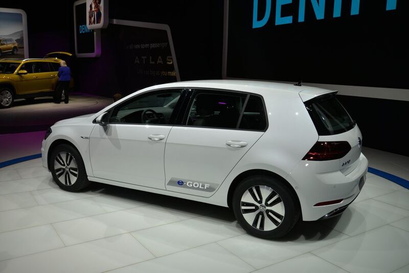 VW verspricht mit dem E-Golf immerhin 300 Kilometer Fahrvergnügen. (Newspress)
