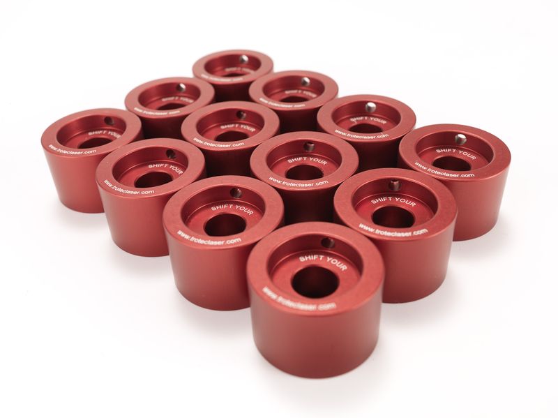 Je nach Anforderung kann auch mit Anlassfarben bei Metallen oder auch mit eingetieften Gravuren bei Metall, Natur- oder Kunststoff, Keramik, Glas oder Verbundstoffen gearbeitet werden.  (Bild: Trotec)