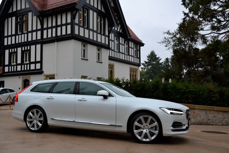 Am kommenden Samstag (22. Oktober) rollt der neue V90 zu den Volvo-Vertragspartnern in Deutschland. (Michel / »kfz-betrieb«)
