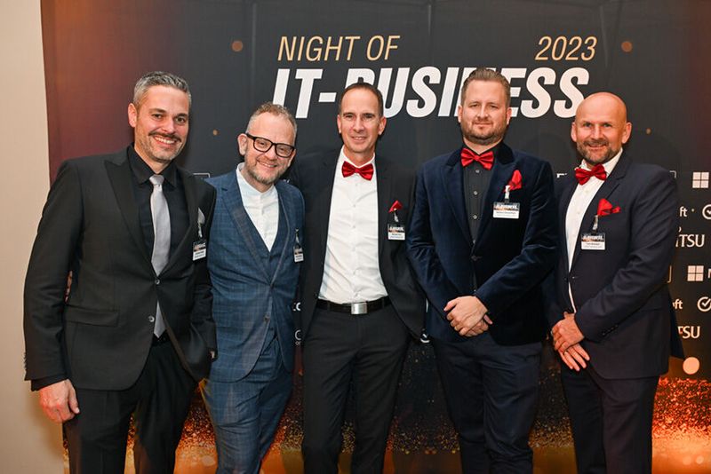 (v. l.) Christian Bedel (MRM), Stefan Wehrhahn (Norton), Michael Puls, Stefan Ebnöther und Tom Kompes (Littlebit) (Bild: Hannes Magerstädt)