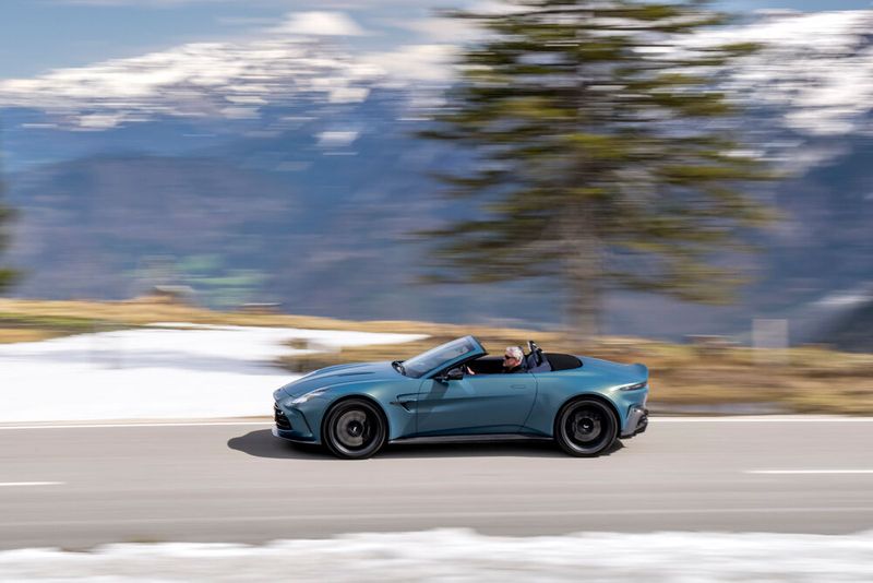Wer mit dem Vantage aus dem Stand auf Tempo 100 geht, benötigt dafür 3,6 Sekunden. (Aston Martin/Andy Morgan)