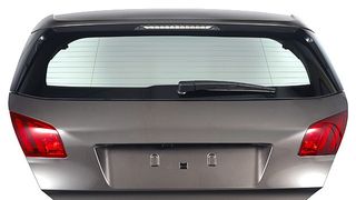 Drei Kilogramm Gewicht sparte Plastic Omnium an der Heckklappe des Peugeot 308. Das Kunststoff-Pendant der Stahl-Heckklappe wiegt zwölf Kilogramm. (Foto: Plastic Omnium)