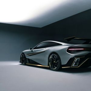 Mit dem Naran will Naran Automotive einen neuen Nordschleifen-Rekord aufstellen. Angesichts der imposanten Heckoptik scheint dieses Vorhaben keineswegs abwegig.(Bild:  Naran Automotive)