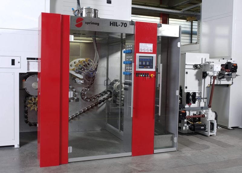 Lackieranlage zur Innenbeschichtung von Tuben und Dosen mit Nass- und Pulverlack.  (Bild: Dr. Tretter)