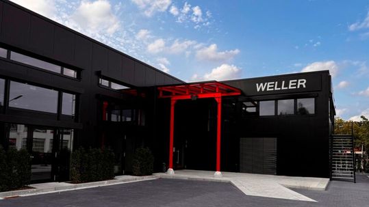 Mit der Übernahme des Gütersloher Autohauses ist die Marke Toyota nun an zehn Standorten der Wellergruppe präsent. Firmieren werden die Betriebe ab dem 1. Oktober einheitlich als Weller.(Bild:  Wellergruppe)