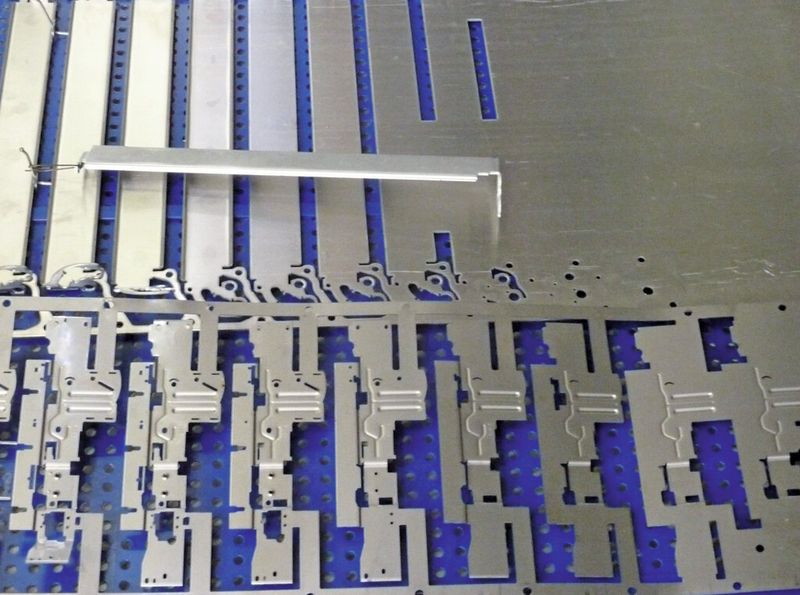 Wohl die meisten Teile, die PMS Pulverich produziert, sind komplex und werden in Folgeverbundwerkzeugen hergestellt – also durch Stanzen, Umformen und mit Beschnitt. (Bild: Kuhn)
