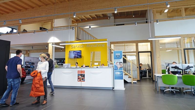 Die aktuellen Verteuerungen führen unweigerlich zu Abwägungsentscheidungen, die oftmals gegen eine Reparatur getroffen werden.(Bild:  Schreiner – »kfz-betrieb«)