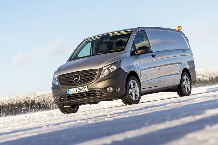Die ab Ende März verfügbare Allradversion erweitert die Antriebspalette der seit Oktober 2014 erhältlichen dritten Generation des kompakten Transporters. (Foto: Daimler)