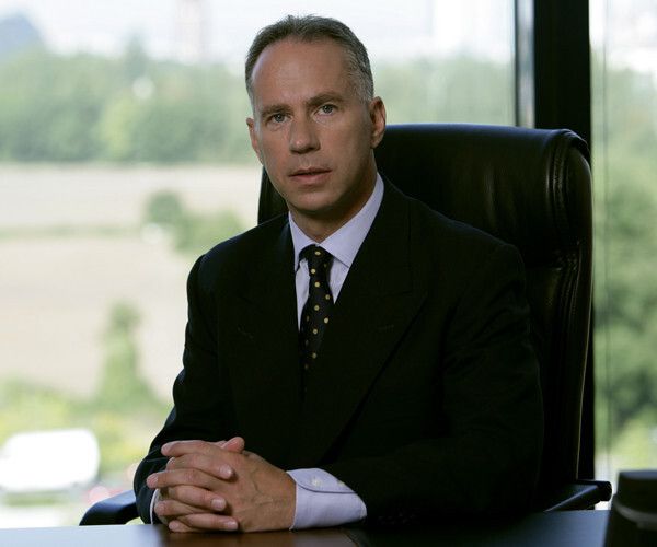 Allan Rushforth, Hyundai: „Hyundai ist stolz darauf eine integrale Rolle bei der European Hydrogen Road Tour 2012 zu spielen. Der Hyundai ix35 demonstriert nicht nur unser Engagement bei der Produktion von Brennstoffzellenfahrzeugen, sondern auch deren Vorteile. Da sich die Verfügbarkeit und die Leistung der Technologie immer weiter verbessern, können wir uns nun auf Brennstoffzellenfahrzeuge freuen, die zukünftigen Generationen zu einer nachhaltigen Mobilität bei drastischer Reduzierung des Klimawandels verhelfen.“ (Bild: Hyundai)