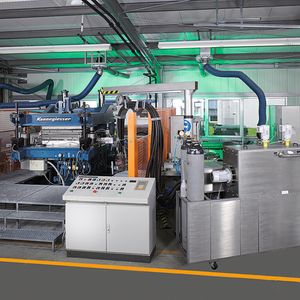 Prozessvorgänger RIM-Technik	Die reaktive Verarbeitung von Caprolactam (monomer) zu Gusspolyamid wird bereits in RIM-Anlagen umgesetzt. Sie soll auf Spritzgießmaschinen übertragen werden.