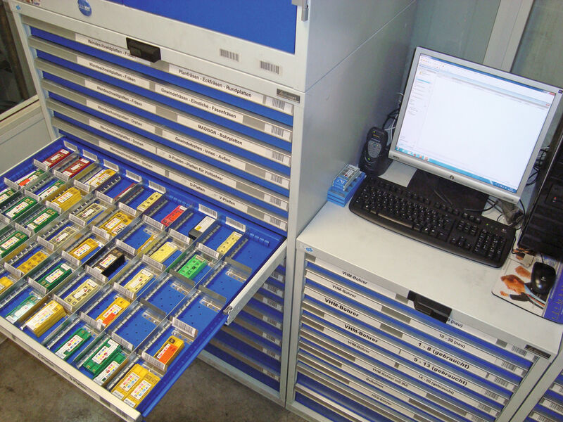Bild 1: Mit der datenbankgestützten Werkzeugverwaltung ist die Werkzeugausgabe zentral organisiert. (Bild: EVO)