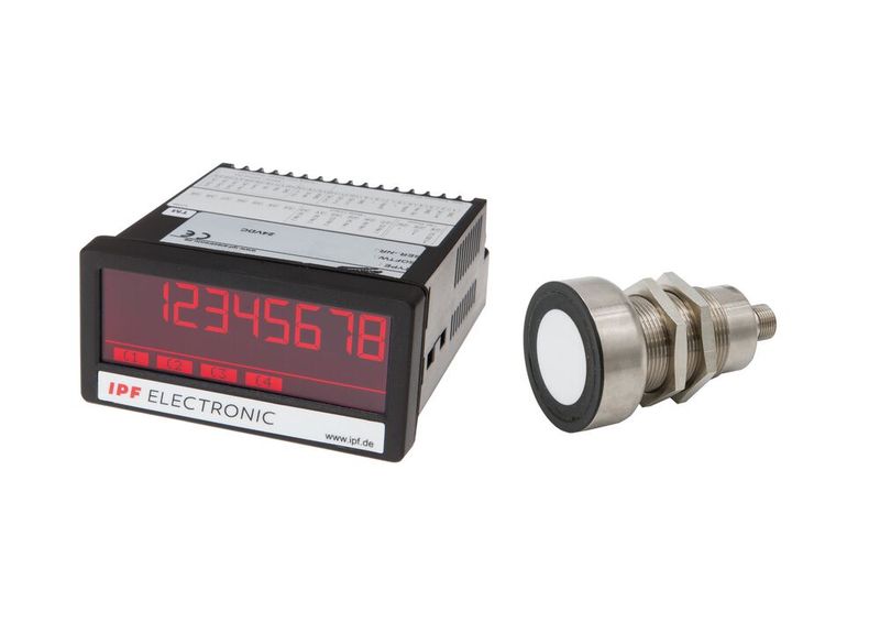 Mit dem Ultraschalltaster UT309023 (rechts) mit einer maximalen Reichweite von 6.000 mm und dem Messumformer BA050100 von IPF Electronic soll sich der Füllstand einfach und effektiv überwachen lassen. (Bild: IPF Electronic)