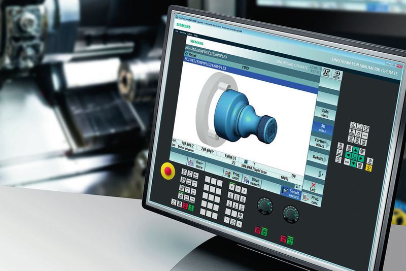 SinuTrain sieht auf dem PC und der Maschine identisch aus. Das erleichtert den Lernenden den Umstieg an die echte Sinumerik-gesteuerte Werkzeugmaschine (Siemens)