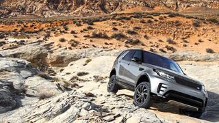 Verfahrene Situation: Hersteller und Zulieferer stehen in den nächsten Jahren vor großen Herausforderungen. (Land Rover)