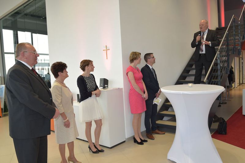 Zur Eröffnung gab es zahlreiche Grußworte, unter anderem von Albert Vetterl (re.), Präsident des Landesverbands Bayern. (Bild: Früchtl)