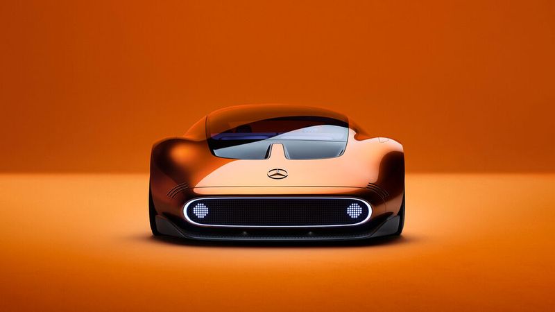 Das Display in der Front des One-Eleven kann die charakteristischen Nebelleuchten des C 111 darstellen. (Bild: Mercedes-Benz)