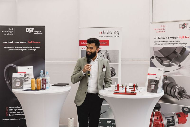 Neel Sheth Technischer Leiter  der Dauermagnet-Systemtechnik weiss alles  über Dauermagnetkupplungen (Bild: Stefan Bausewein)