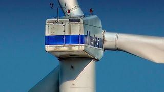 Vor allem für Offshore-Windkraftanlagen kommen Rotorblätter mit einer Länge über 100 Meter zum Einsatz.  (gemeinfrei)