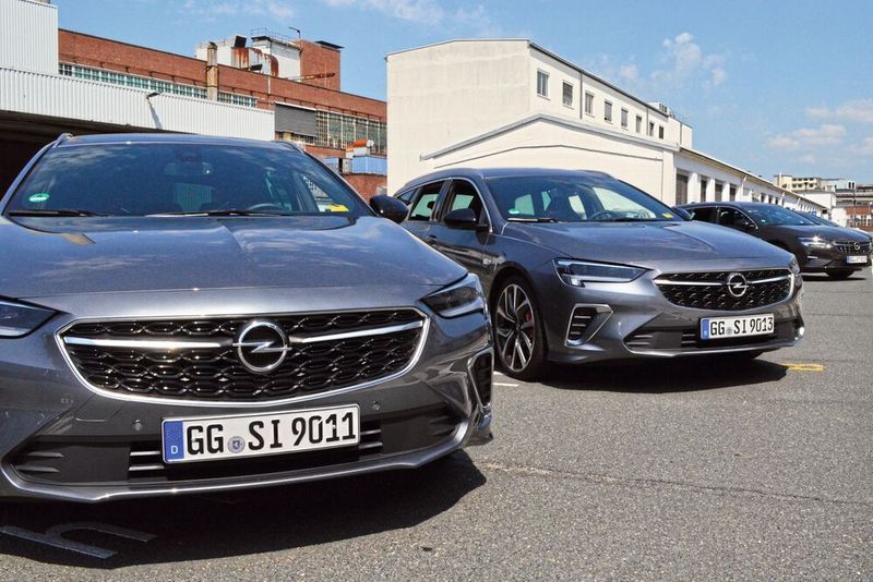 Den leicht überarbeiteten Insigina zeigte Opel den Motorjournalisten in der vergangenen Woche direkt im Werk. (Bild: Rehberg / »kfz-betrieb«)