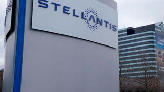 Auch bei einigen Marken des Stellantis-Konzerns droht ein Systemfehler, der einen Brand auslösen könnte. Weltweit sind es Hunderttausende von Fahrzeugen ... (Bild: Stellantis)