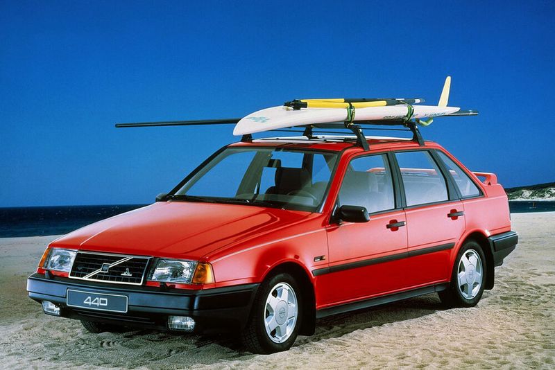 Der Volvo 440 gehört zu den Erfolgsmodellen der Schweden. (Bild: Volvo)