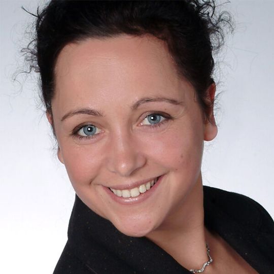 Eva-Maria Scheiter, Managing Consultant GRC der Security Division von NTT Eva-Maria Scheiter, Managing Consultant GRC der Security Division von NTT