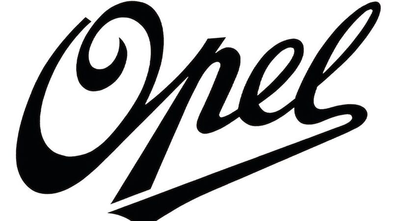 Den Fahrrädern folgen Motorräder. Ab 1909 prangt auf ihnen ein Opel-Schriftzug, der nach heutigem Verständnis eher einem Zierelement gleichkommt. (Opel)