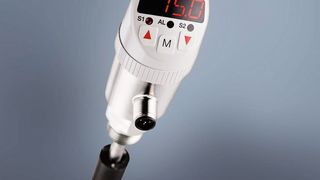 Die Messlängen des elektronischen Niveauschalters BLS3000 liegen zwischen 250 und 1000 mm. (Bild: Barksdale GmbH)