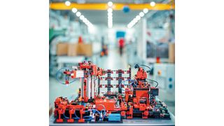 Maintenance and control of a production can also be imitated with the small factory. (Jakob Studnar - www.fotostudnar.de)