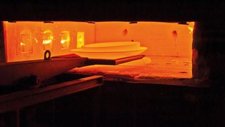 Die AM-Lock-Paletten halten Temperaturen bis 650 °C aus. Additiv gefertigte Bauteile können deshalb ohne sie von der Grundplatte zu trennen, sofort in den Glühofen. (Bild: pl Lehmann)