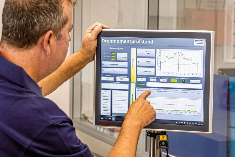 Bei größeren Kugelgewindetrieben können auf dem Prüfstand besondere Kriterien wie die Leerlauf-Drehmomente hochgenau erfasst, Frequenzanalysen durchgeführt und bei Hochgeschwindigkeitsanforderungen die Geräuschentwicklung detektiert werden. (Bild: August Steinmeyer / www.art-photography.de)