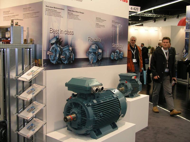ABB stellt am Stand drei neue Motorenreihen vor. (Bild PROCESS) (Archiv: Vogel Business Media)