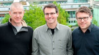 Prof. Oliver Wilhelm, Dr. Florian Schmitz und Prof. Christian Montag (v.l.) von der Uni Ulm haben eine App entwickelt, mit der sich der IQ in kurzer Zeit bestimmen lässt (Uni Ulm/Elvira Eberhardt)