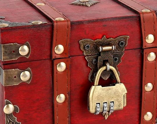 In der deutschen Industrie bleiben die Schatztruhen mehrheitlich fest verschlossen, wenn es um Investitionen geht. Das geht aus einer aktuellen Befragung des Münchener Ifo-Instituts hervor ...(Bild:  Treasuremaker)