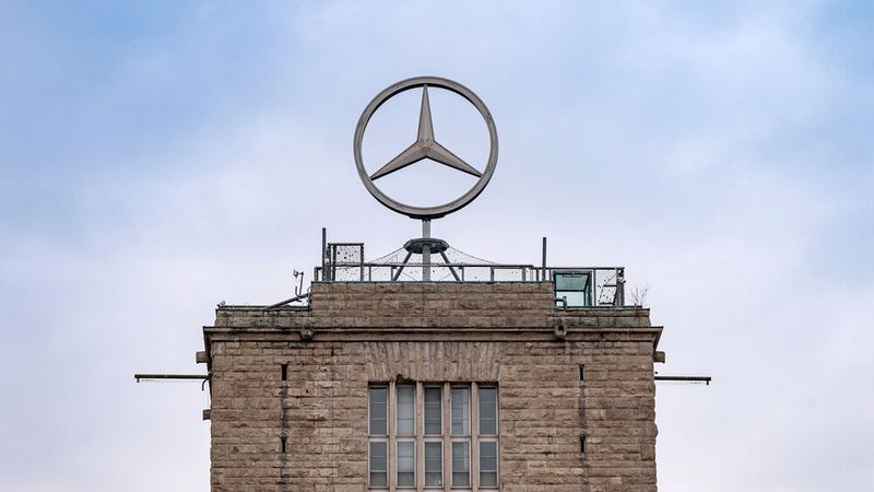 Eingeschränkte Strahlkraft: Mercedes will die Sparanstrenungen weiter verschärfen.(Bild:  Mercedes-Benz)