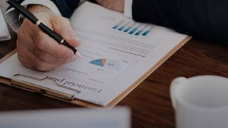 Bei Novartis, Merck, Exxon Mobil, Lanxess, Archroma und Thyssen Krupp Industrial Solutions gibt es einen Wechsel auf den Führungspositionen. (gemeinfrei)