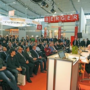 Die Vorträge und Veranstaltungen rund um die Messe bezeichnet der Veranstalter Euroexpo als „Rahmenprogramm auf Kongressniveau“. Damit will er die qualitativen und quantitativen Aspekte des Programms betonen.