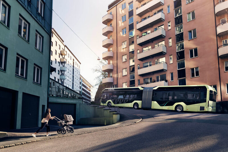 Feierte Premiere auf der Busworld, der vollelektrische Gelenkbus Volvo 7900 EA. (Volvo)
