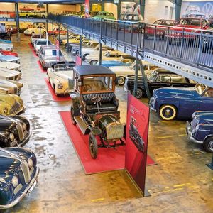Auf 3.800 qm Ausstellungsfläche warten im PS.Speicher-Depot „Automobil“ Sammlungen der Marken VW, BMW, Ford, Mercedes-Benz, Opel, Adler und Borgward auf die Besucher ebenso wie zahlreiche Einzelstücke – auch von längst untergegangenen oder vergessenen Marken.(Bild:  PS.Speicher)