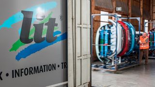 L.I.T. übernimmt die Veredelung von Stoßfängern für zwei Automobilzulieferer. (L.I.T./ Tobias Kromke )