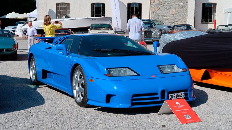 Vom Bugatti EB 110 wurden in den Jahren 1992 bis 1995 knapp 130 Fahrzeuge (96 GT und 32 SS) produziert. Zwischen 1998 und 2007 folgte eine unbekannte Zahl von Fahrzeugen unter dem Namen Dauer EB 110 SS. (Bild: Diehl – VCG)