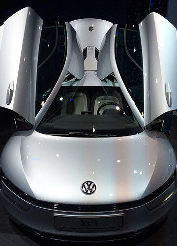 Nicht fahren, aber Platz nehmen durften die Besucher der E-Mobilitätsausstellung im Volkswagen XL 1.  (Michel)