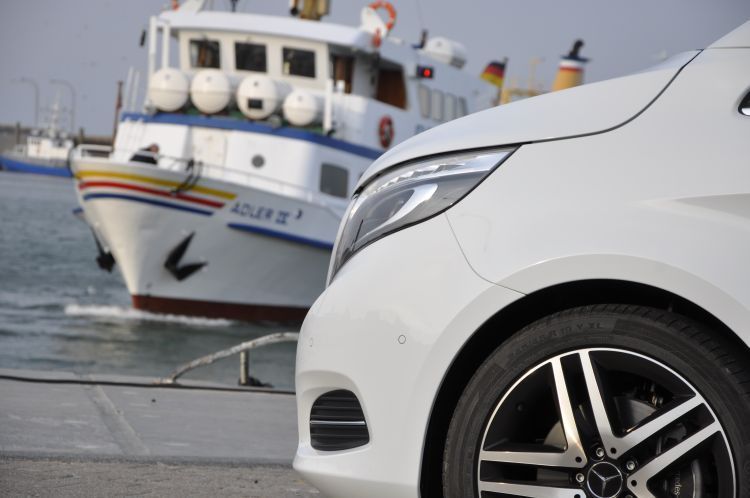 Auch wenn hier kein Tunnel in Sicht ist: Sobald die V-Klasse in einen solchen fährt, schaltet die Klimaanlage aufgrund der GPS-Koordinaten automatisch auf Umluft. (Foto: Richter)