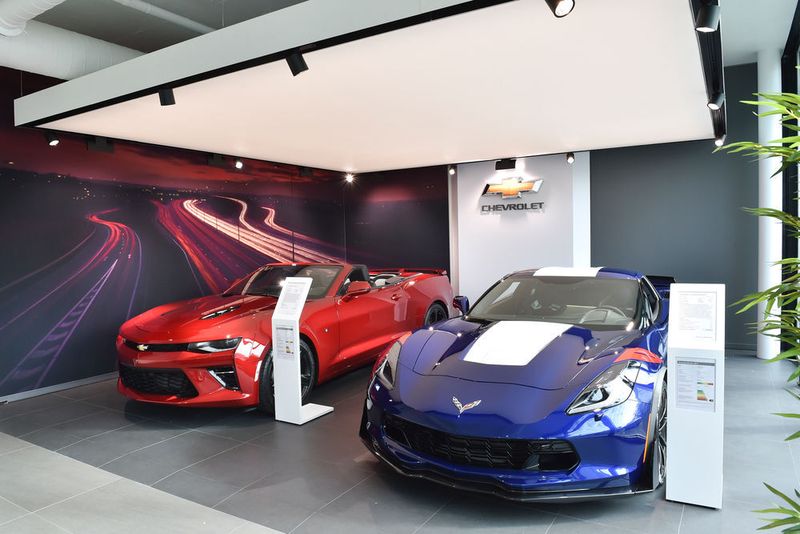 Auch Corvette und Camaro geben sich die Ehre. (Cadillac)