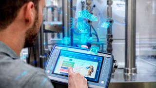 Digitale Zwillinge sind bis hin zu den Funktionen exakte – aber virtuelle – Kopien realer Systeme. Experten glauben, dass man ohne sie bald nicht mehr auskommt. Bitkom hat über 600 Unternehmenn zu ihrer Meinung über den digitalen Zwilling befragt. Das Ergebnis lesen Sie hier. (Bild: Siemens)