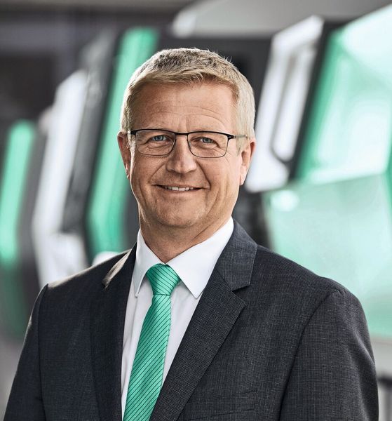 Gerhard Böhm, Geschäftsführer Vertrieb bei Arburg, zum kommenden Hannover-Messe-Auftritt: „Circular Economy und Digitalisierung sind herausragende Themen unserer Zeit. In Hannover präsentieren wir deshalb die Potenziale seitens des Leichtbaus und auch unser Kundenportal arburgxworld.“ (Arburg)