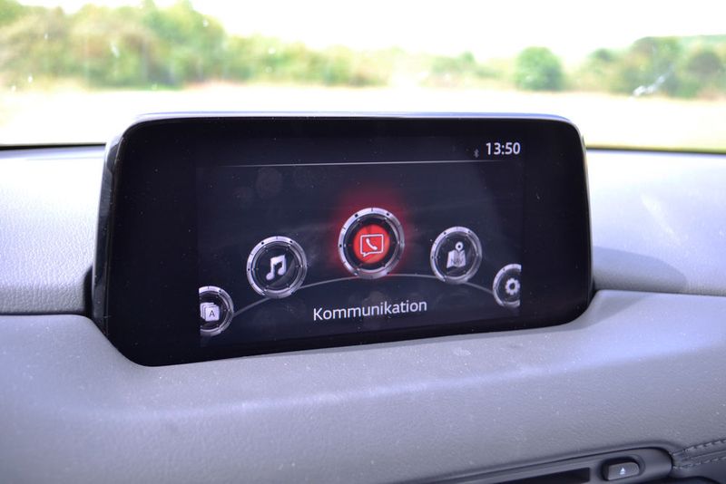 Das Bediensystem ist aus anderen Mazda-Modellen bekannt. (Seyerlein/»kfz-betrieb«)