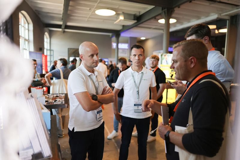 Die Agenda bot neben Vorträgen auch Zeit zum Austausch.  (Bild: Nordanex)