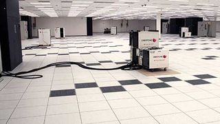 Lastbänke von Crestchic Loadbanks GmbH dienen zum testen, bevor die IT ins eine Rechenzentrum zieht.  (Bild: Crestchic Loadbanks GmbH)